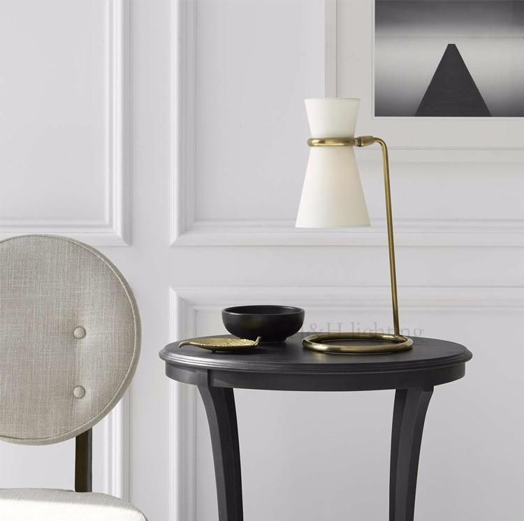 Bing Vision Postmodern Desktop Decoration White Table Lamp (WH-MTB-197)