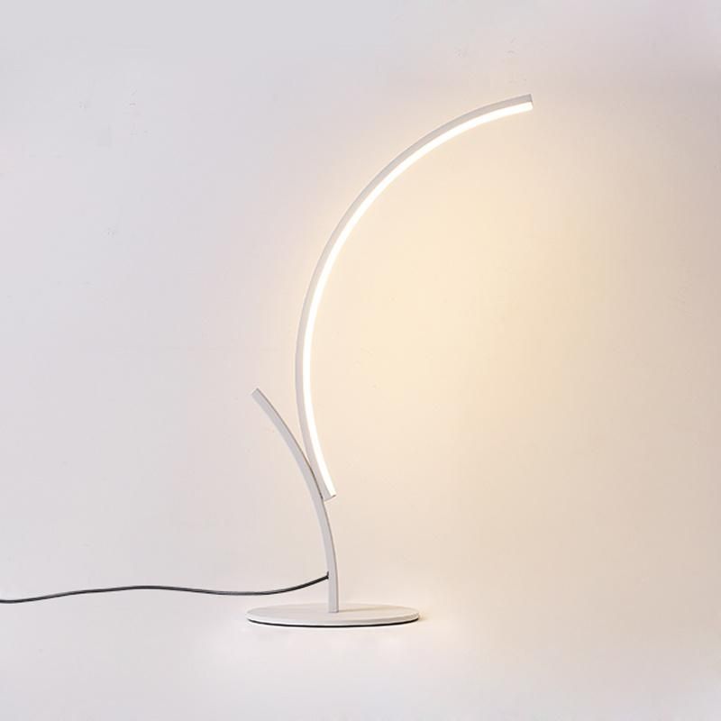 2022 Modern Warm Reading Lighting Rechargeable LED Desk Lamp