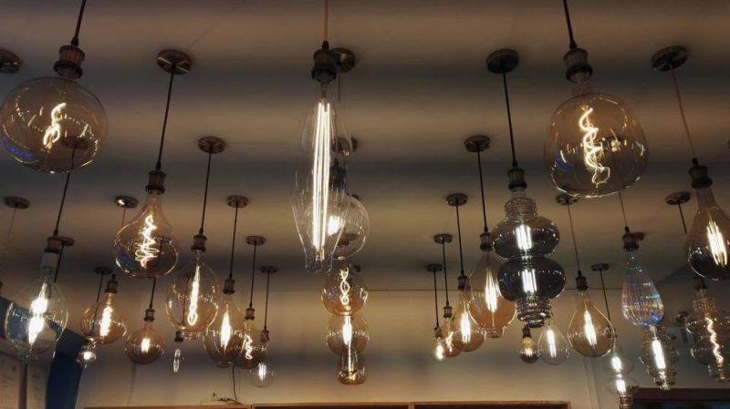 Dimming Non-Flashing Lantern-Shaped Decorative Glass LED Flexible Spiral Filament Bulb