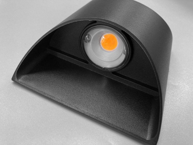 IP54 Waterproof Lighting Housing Surface Mounted 2W Black/White Aluminum COB up and Down Outdoor Wall Light