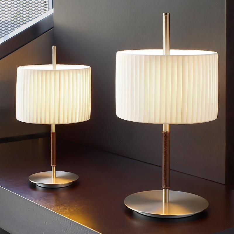 Modern Minimalist Table Lamp Danona Mini Table Lamp (WH-MTB-186)