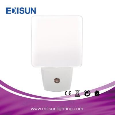 0.5W Plug in Dusk to Dawn Light Sensor Auto on/off Nanotechnology LED Night Light