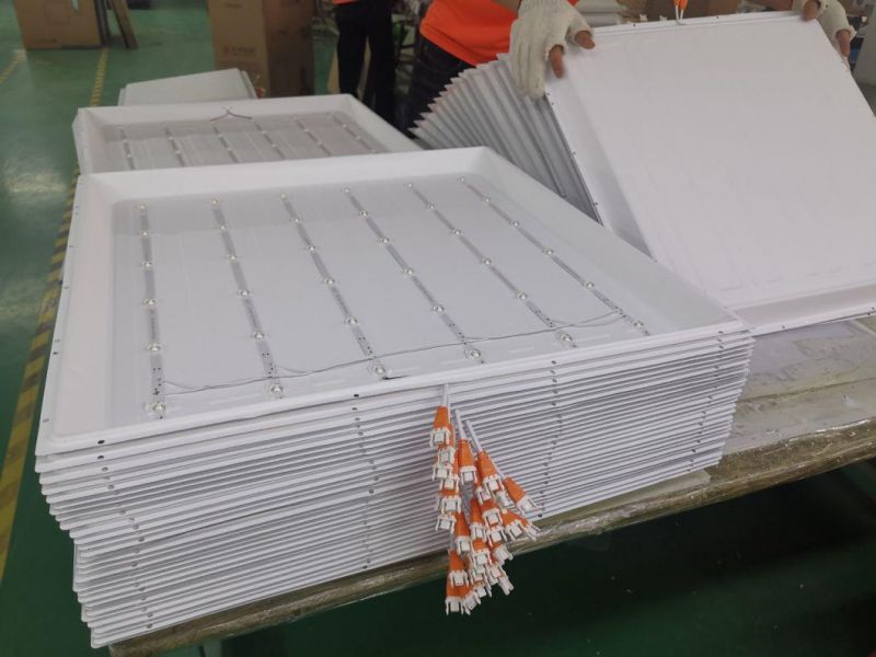 600*600 Polycarbonate Trim Iron Punched Base Slim LED Panel Light for Wholesaller and Projects