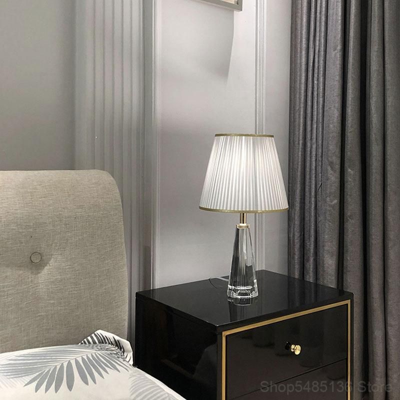 Modern Crystal Table Lamp LED Bedroom Bedside Table Light (WH-MTB-139)