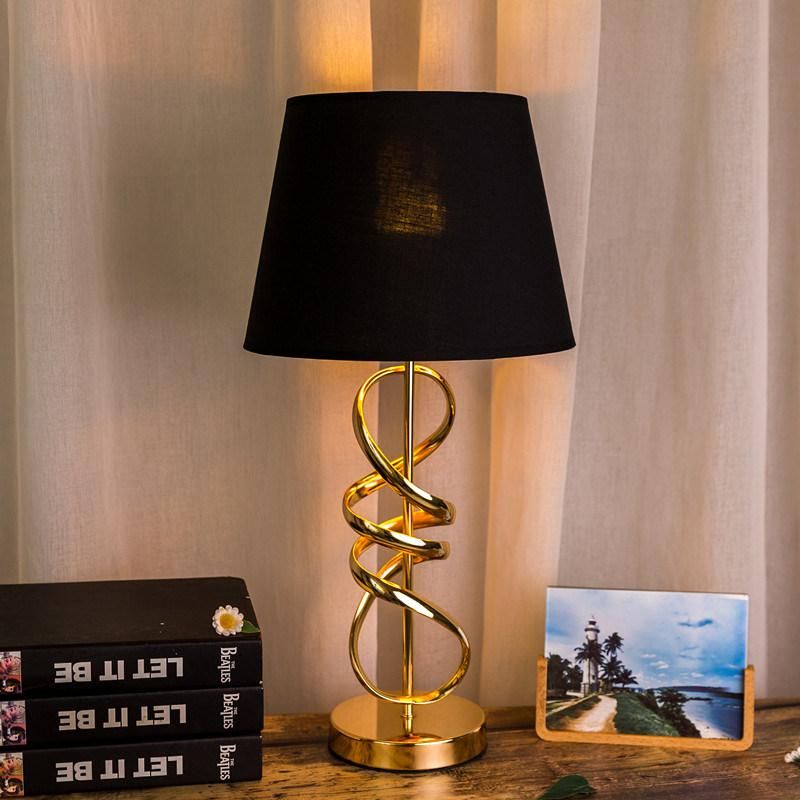 The Most Popular Office Bedroom Lamp Metal Decoration Hotel Nordic Bedside Table Lamp Modern Desk Lighting