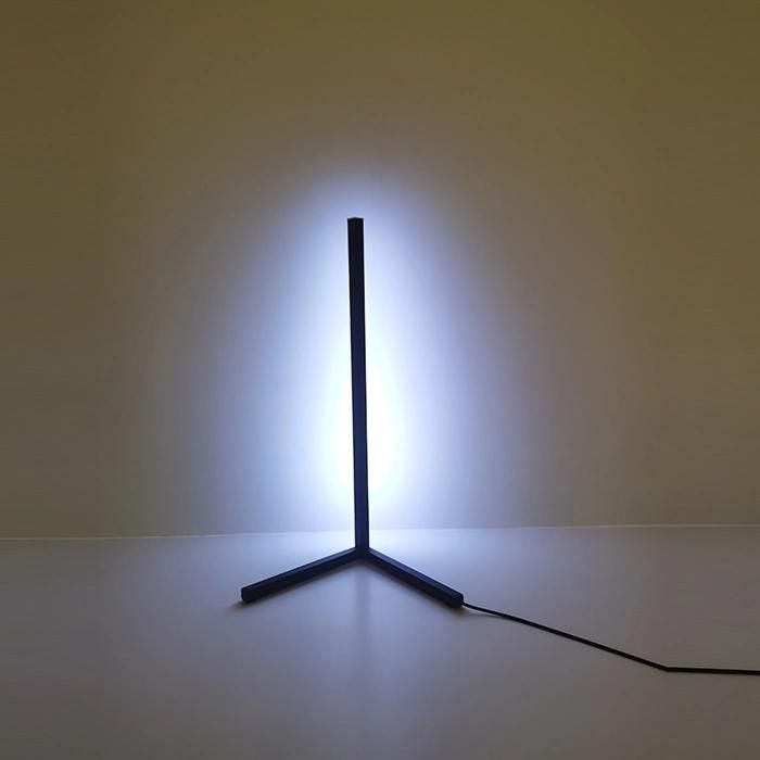 2021 New Stylish Light-Sensitive Triangle Table Lamp, Can Be Used to Decorate The Room and Learn Lighting